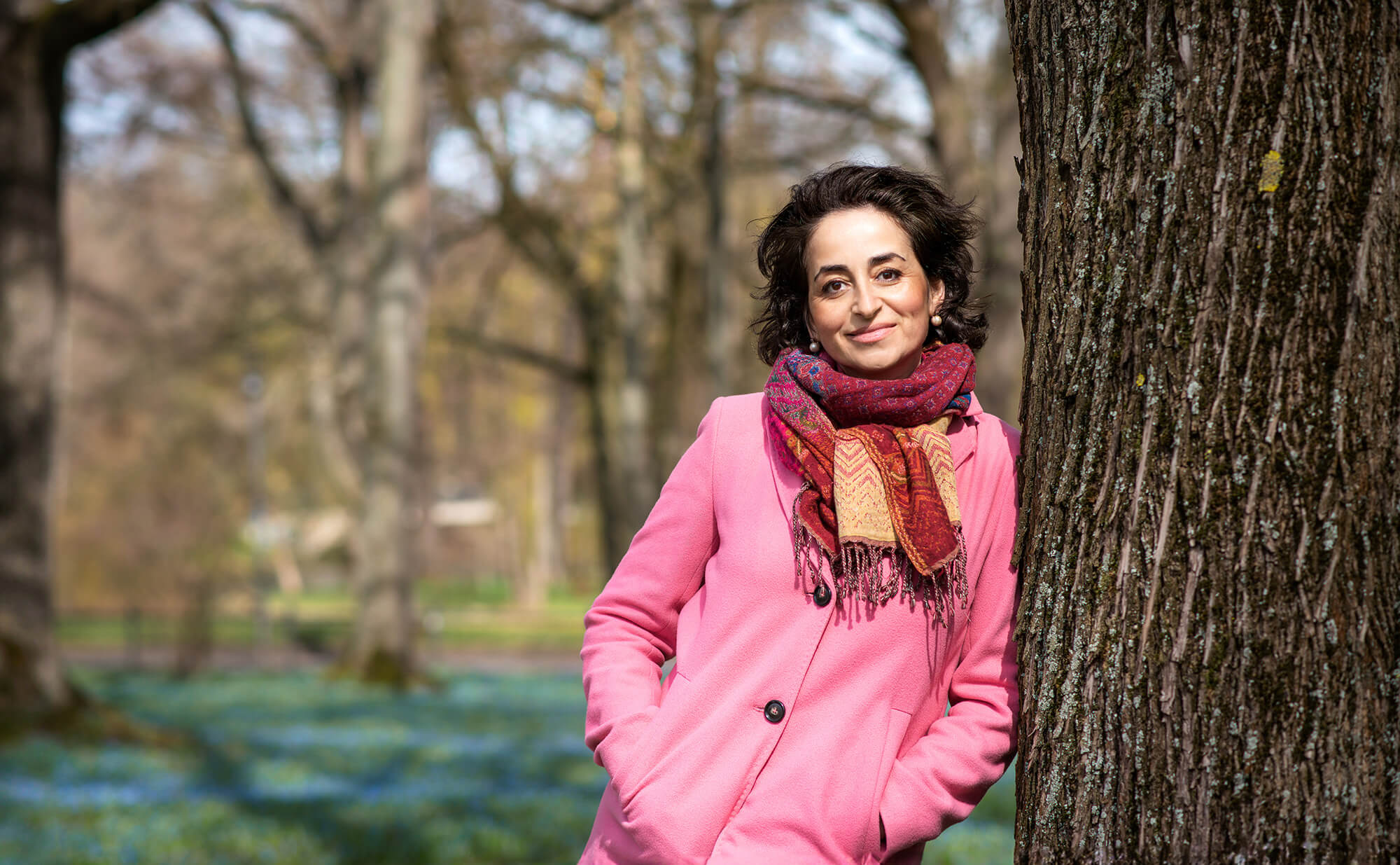 Portrait von Mama Queen in einem Park